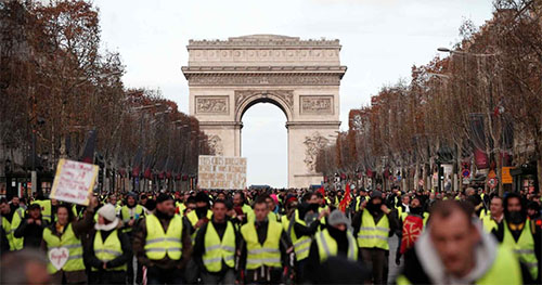 Los “chalecos amarillos” exigen la renuncia de Macron Los “chalecos amarillos” vuelven al “ataque” y exigen la renuncia de Macron